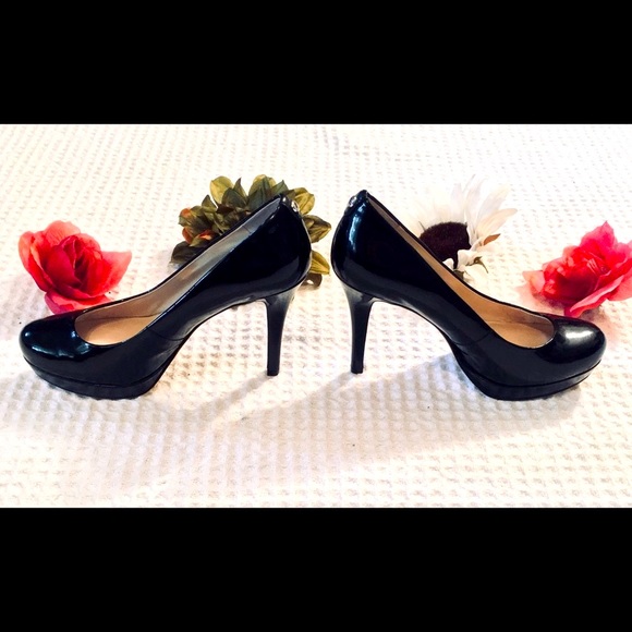 Michael-Michael Kors Black Patent Leather Stiletto - Picture 3 of 8